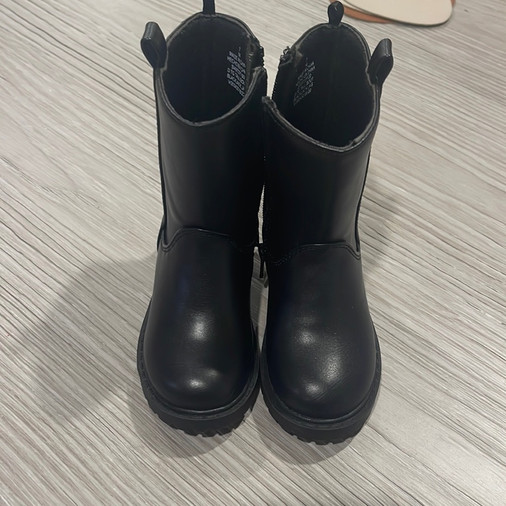 Old navy toddler size 7 boots black new